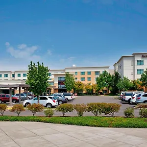 By Marriott Airport At Cascade Station Hotel